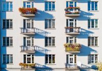 Mieszkanie na parterze czy na piętrze – sprawdź, co lepiej wybrać