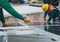 Fotowoltaika dla firm — czy się opłaca?