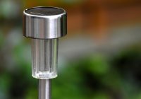 Oświetlenie do ogrodu – na jakie lampy postawić?