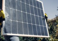 Czyszczenie paneli fotowoltaicznych – jak robić to prawidłowo? Czyszczenie paneli fotowoltaicznych – jak robić to prawidłowo?