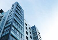 Sufit modułowy – jaka jest jego cena?