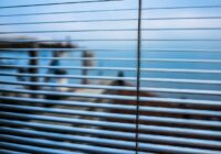 Żaluzje fasadowe: Nowoczesne rozwiązanie w kontroli światła i prywatności