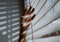 Jakie są korzyści z posiadania rolet wewnętrznych? Jakie są korzyści z posiadania rolet wewnętrznych?